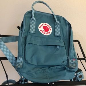 Mini Bacpack- look brand new, only use 1 time